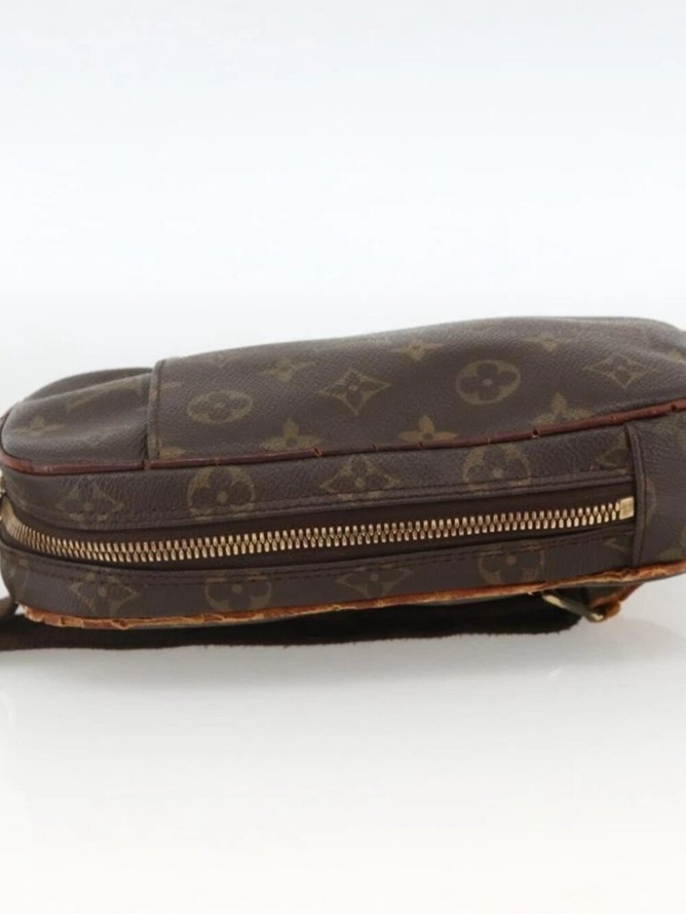 LOUIS VUITTON Monogram Pochette Gange Shoulder Bag - Picture 5 of 16